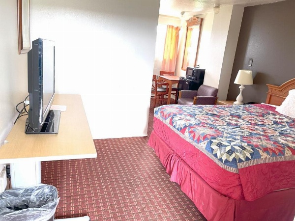 Royal A Motel image 13