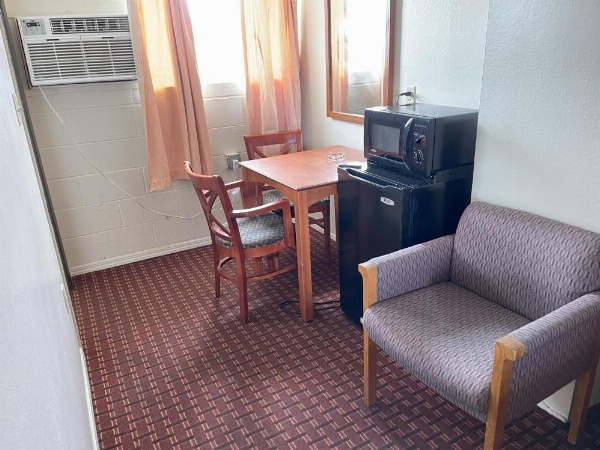 Royal A Motel image 15