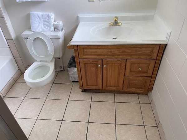 Royal A Motel image 8