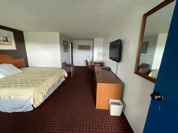 Royal A Motel 6